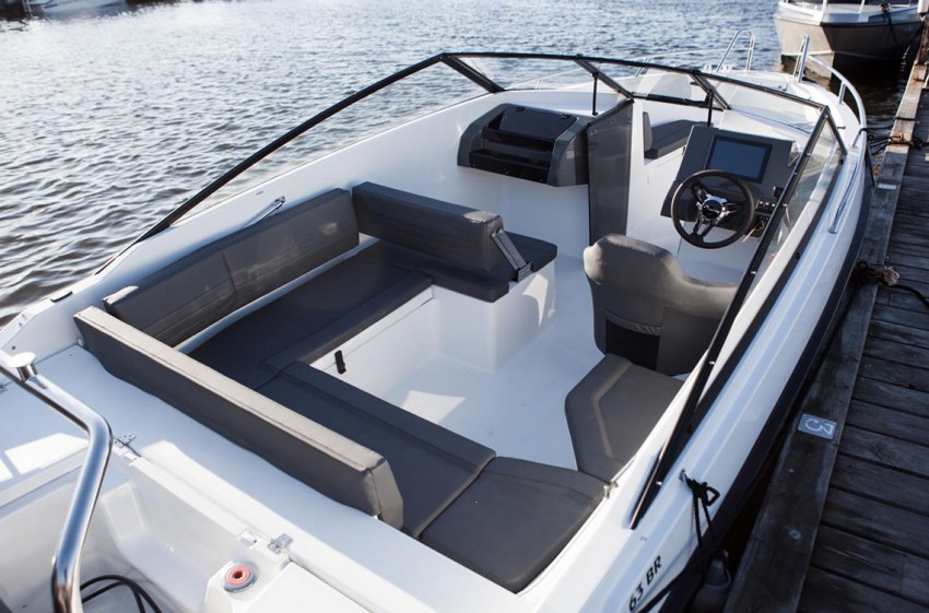 Катер Yamarin 63 BR